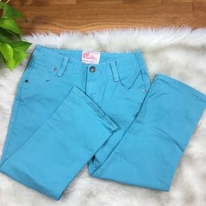 🎈last chance!🎈Bright Blue Capris Super Stretchy Denim Pants Levi Strauss